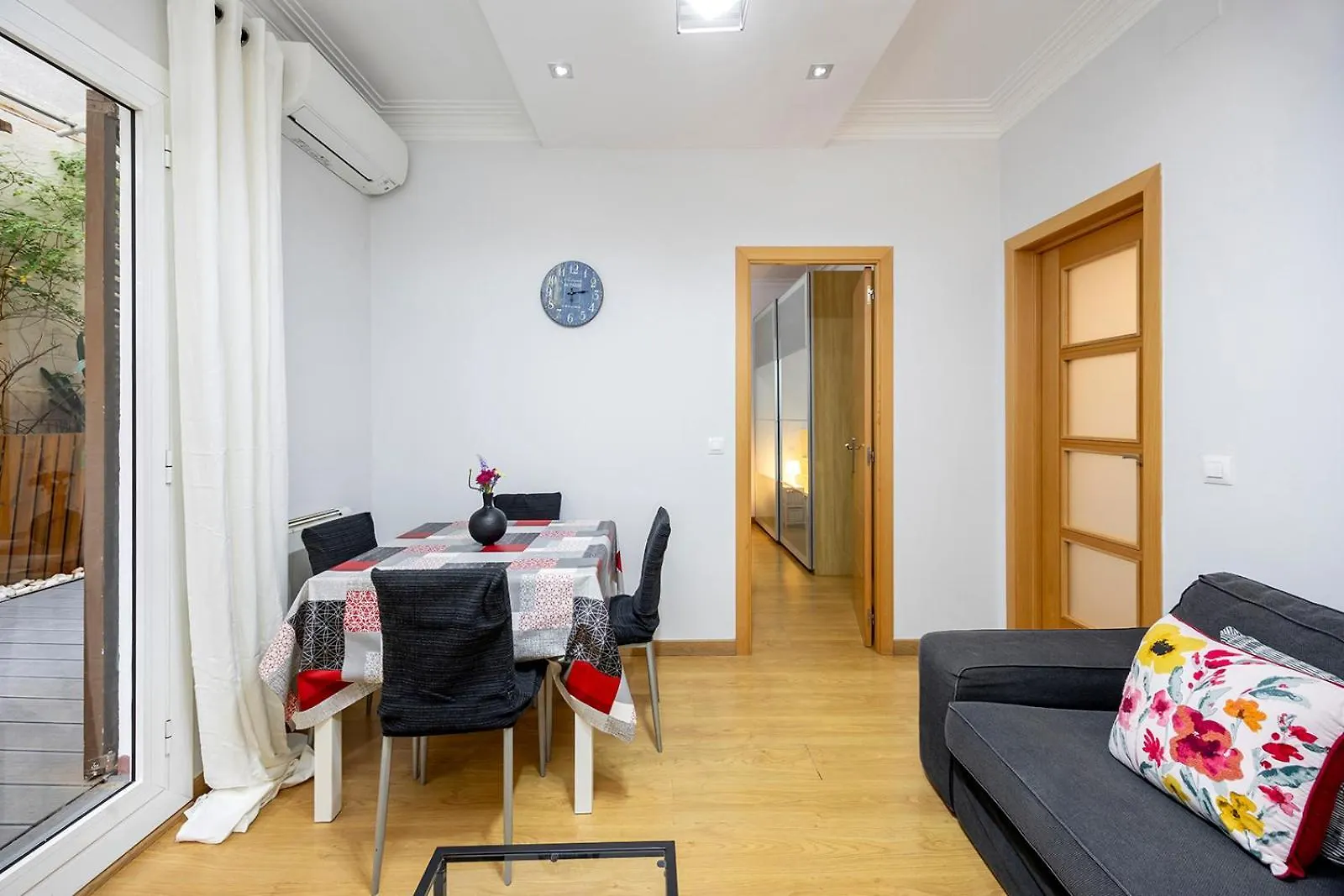 Cozy Terrace In Eixample Apartment Barcelona