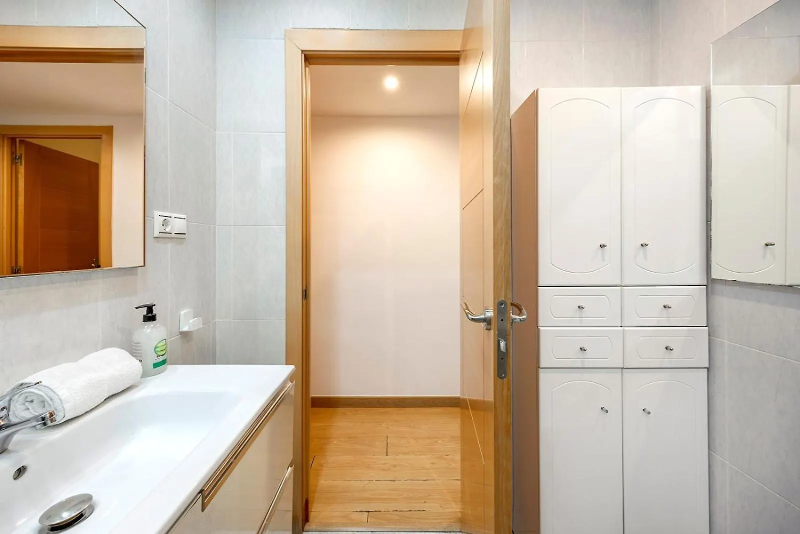 Cozy Terrace In Eixample Apartment Barcelona
