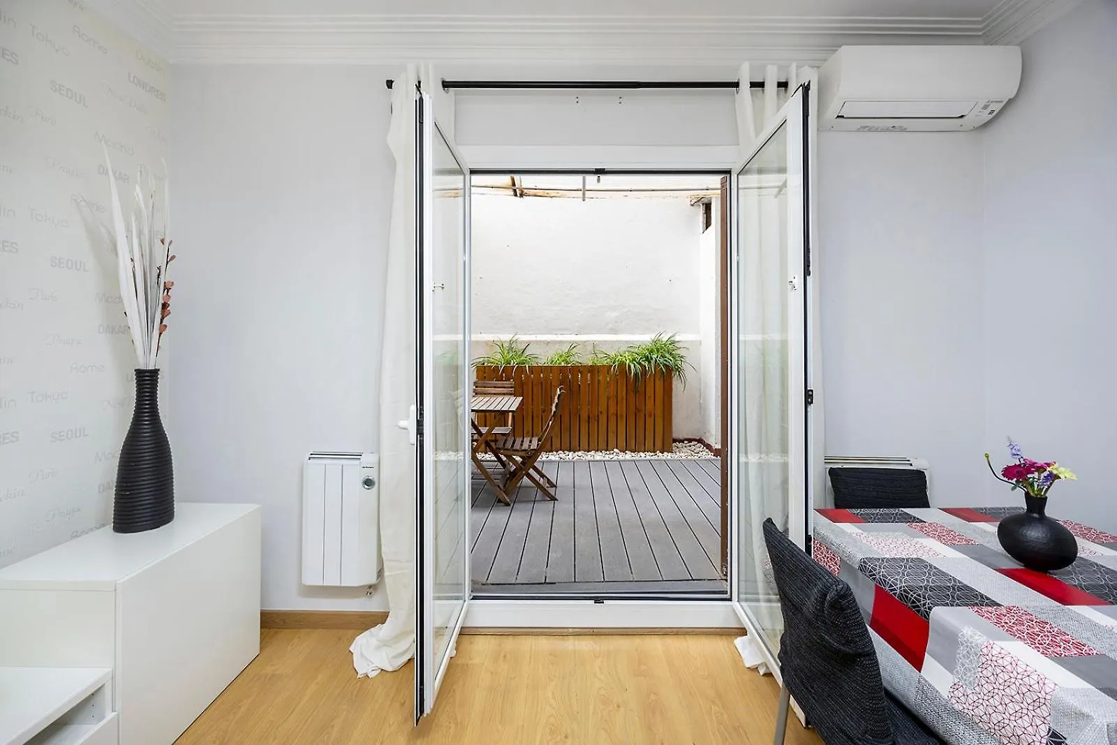 Cozy Terrace In Eixample Apartment Barcelona