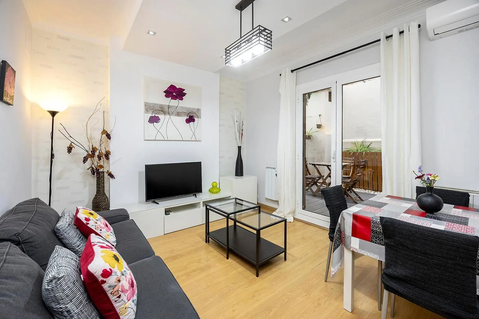 Cozy Terrace In Eixample Apartment Barcelona