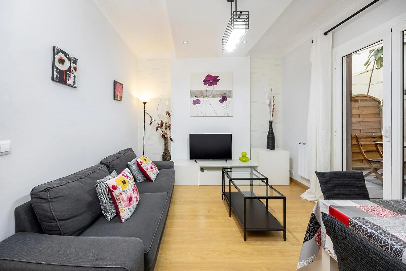 Cozy Terrace In Eixample Apartment Barcelona