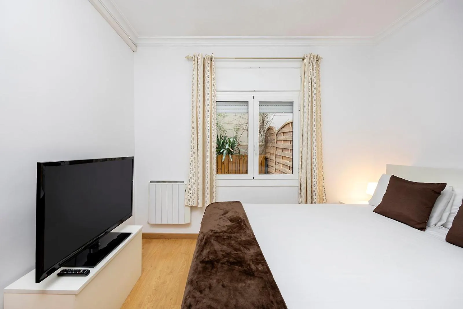 Cozy Terrace In Eixample Apartment Barcelona Spain