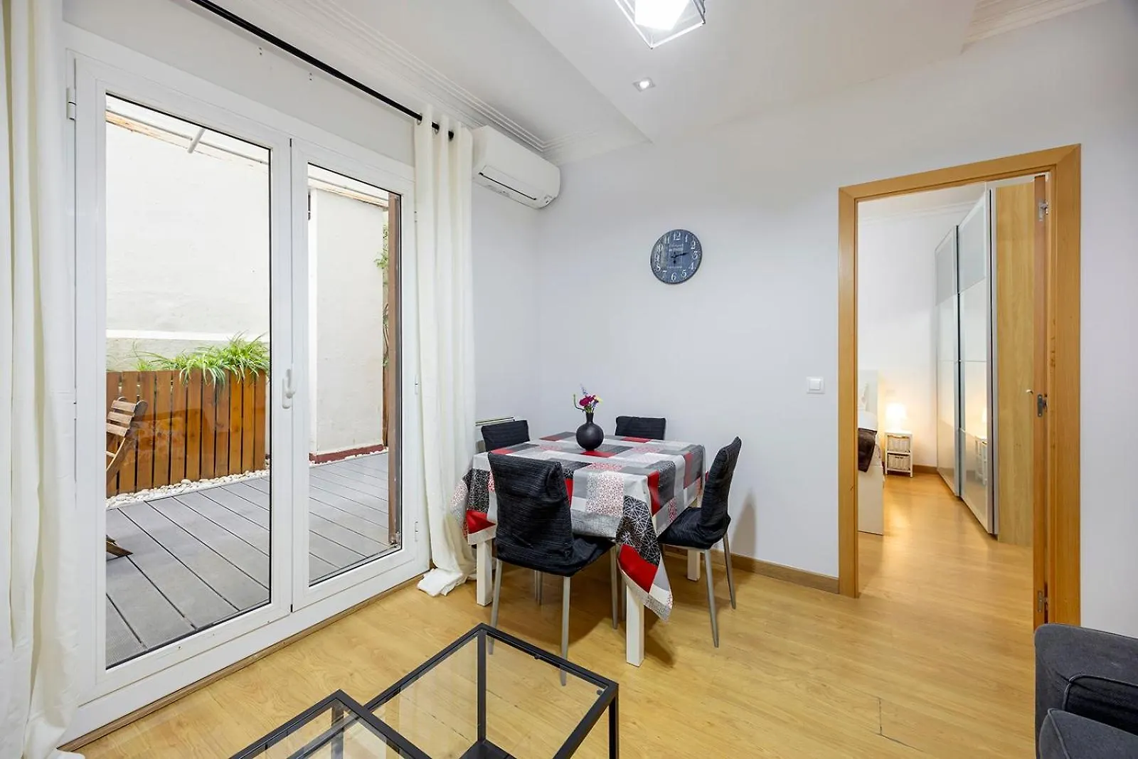 Cozy Terrace In Eixample Apartment Barcelona